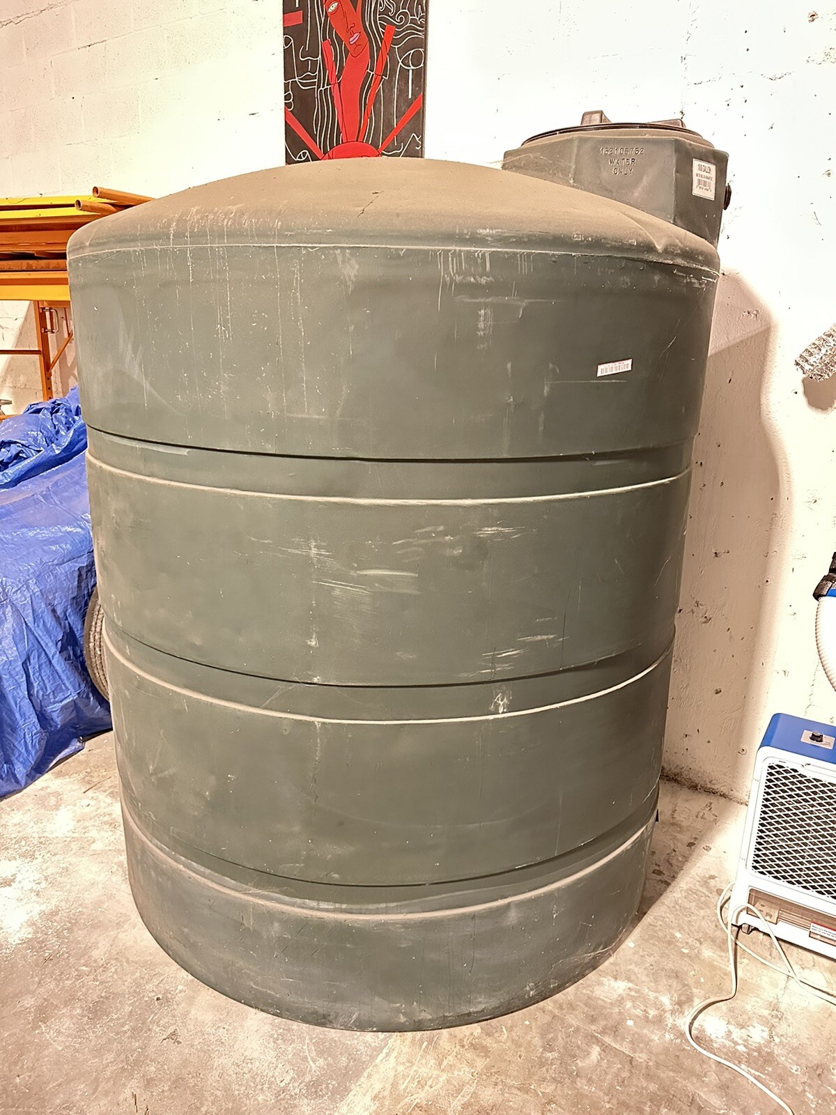 1000 gallon water tank