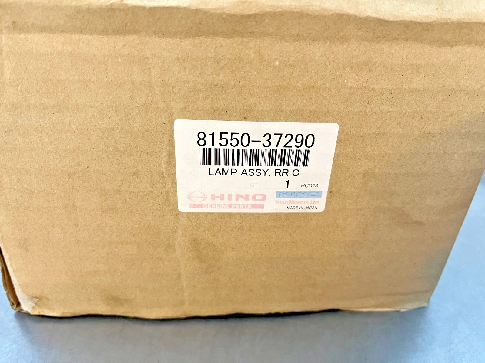 81550-37290  Genuine OEM  Hino  RR LAMP  8155037290