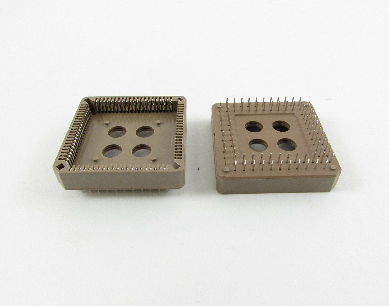 AMP 822473-7 Connector PLCC Socket 84 Position Through Hole - 16 pcs