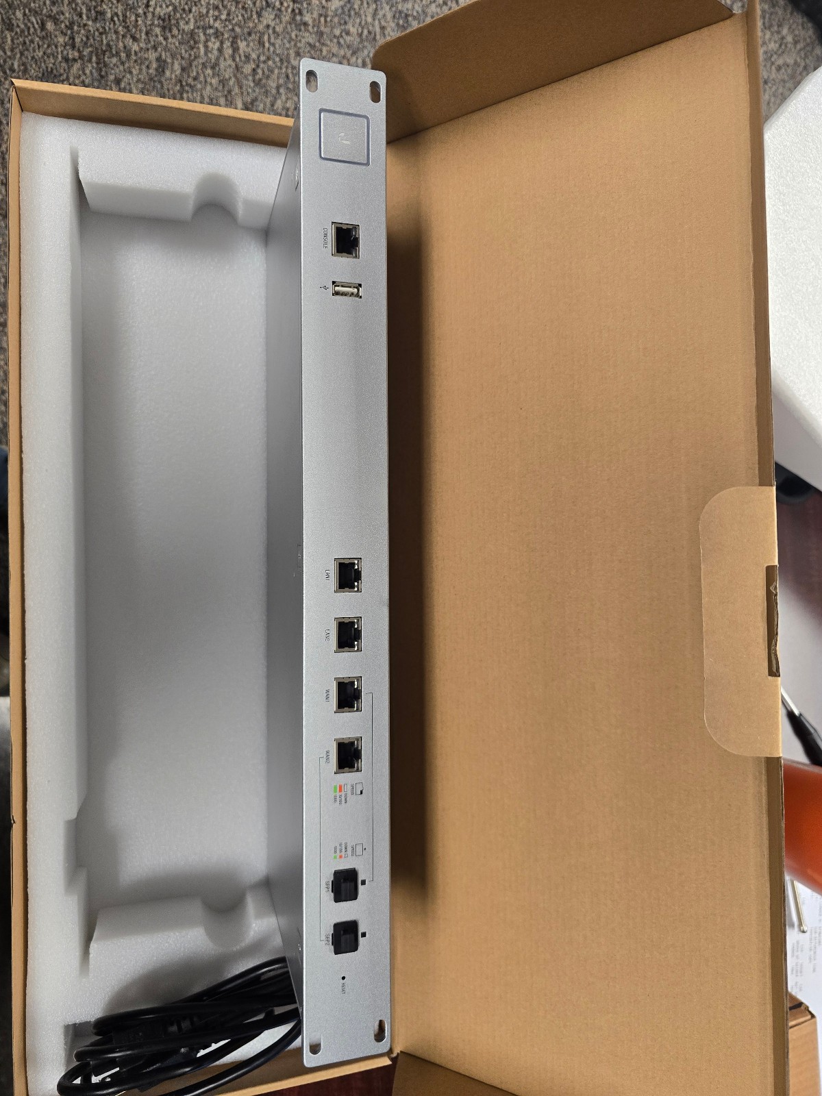 Ubiquiti UniFi Security Gateway Pro 4 (USG-PRO-4)