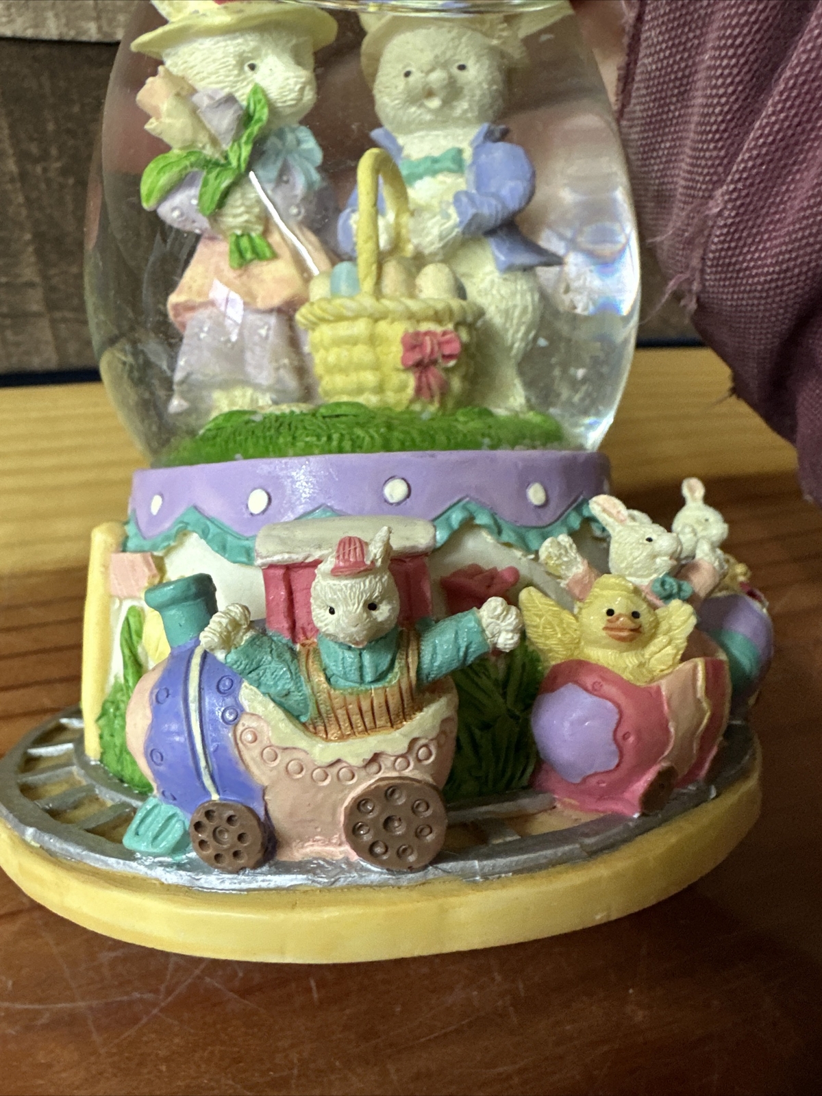 Easter musical snowglobe easter bonnet bunnies