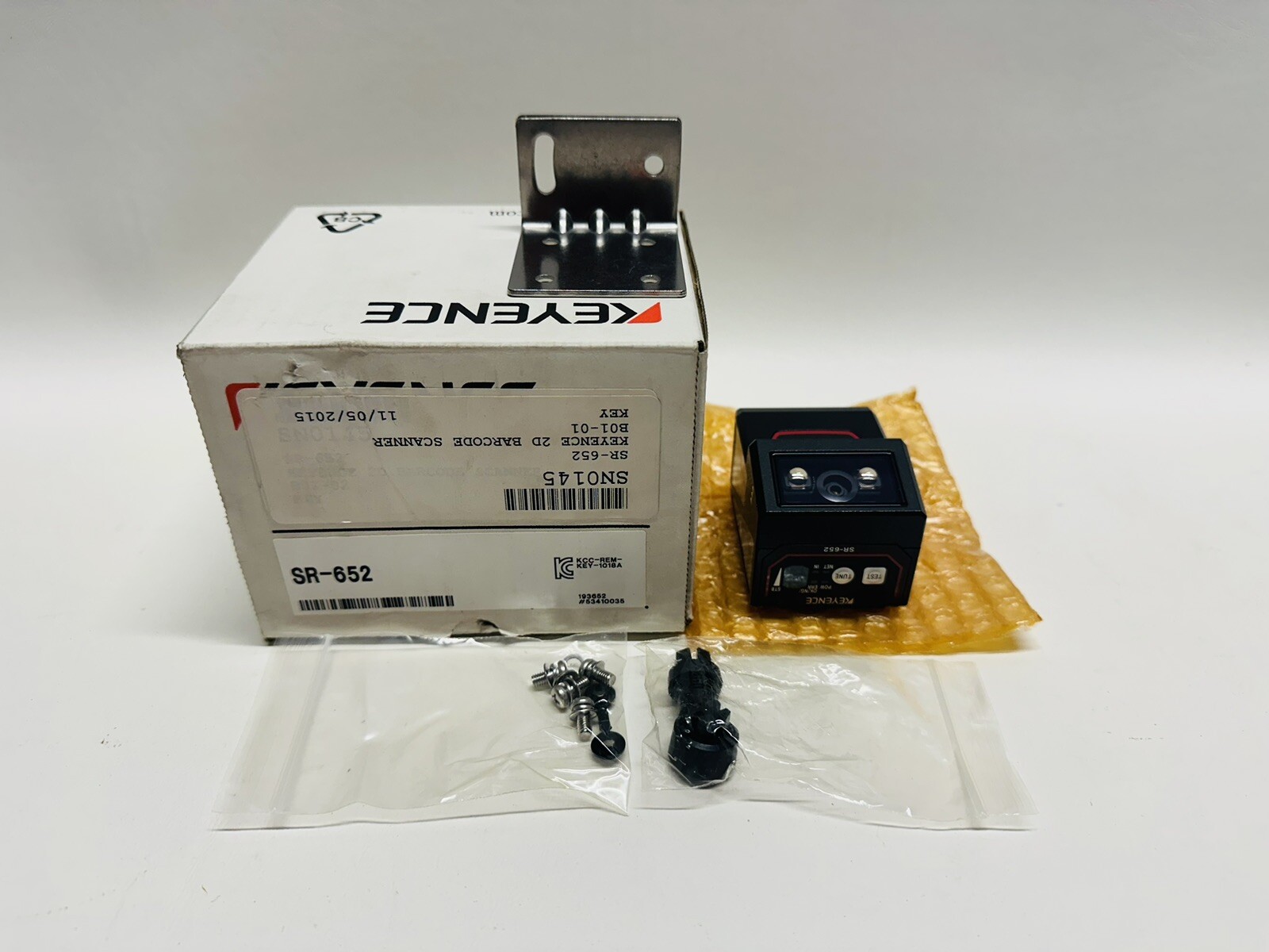 NEW Keyence SR-652 Barcode Scanner