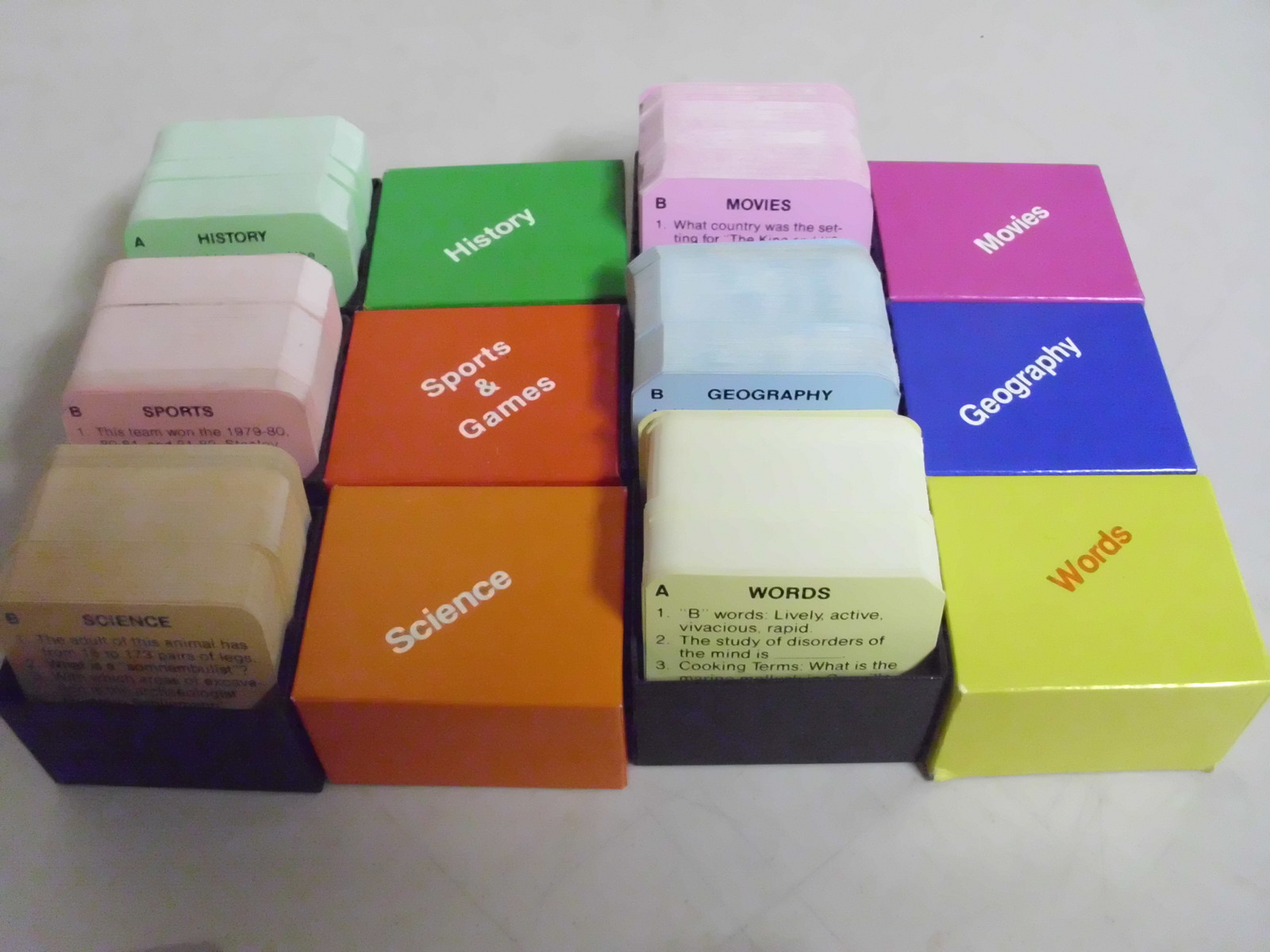 WADDINGTONS SUPER QUIZ BOARD GAME REPLACEMENT PIECES ONLY