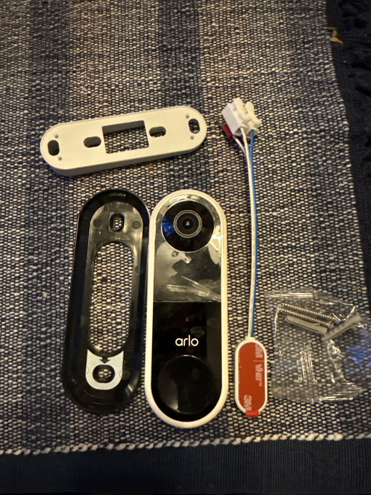 Arlo Essential Wired Security Camera Video Doorbell AVD1001