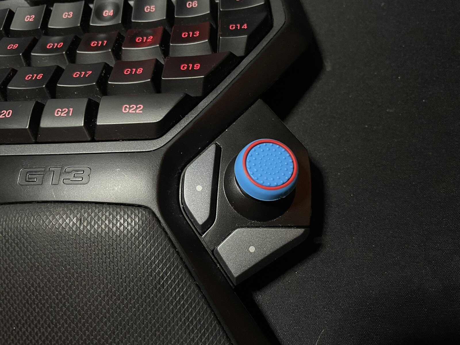 Joystick thumb comfort addon 🕹️  for Logitech G13 Advanced Gameboard Gamepad