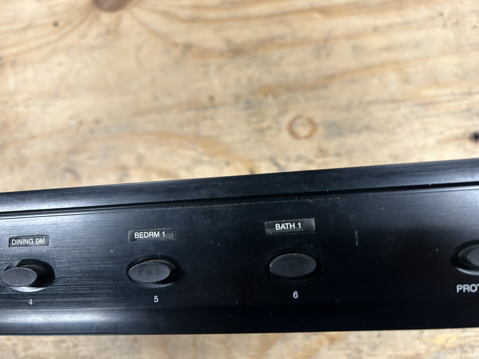 TIVOLI DESIGN SBX6 FOUR CHANNEL SPEAKER SELECTOR