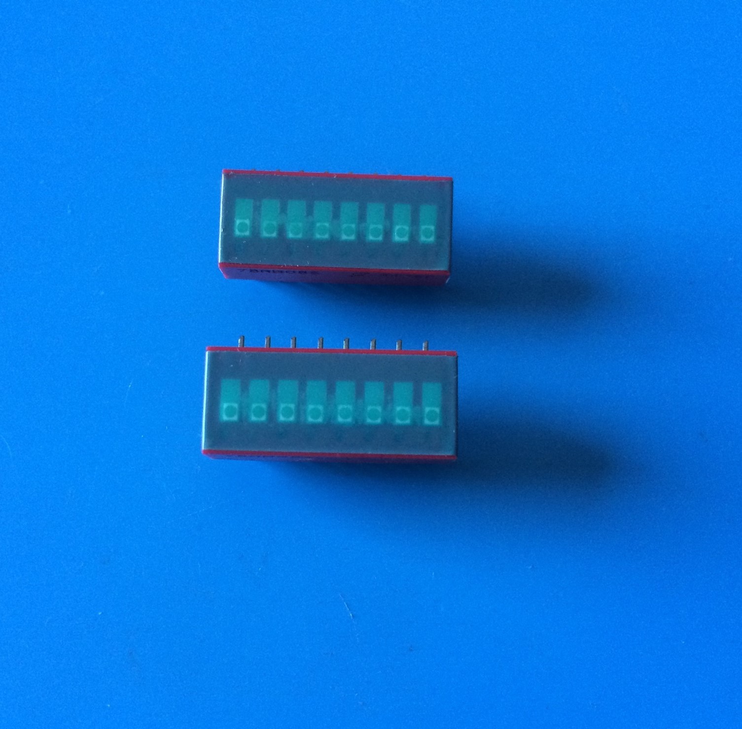 2x 78RB08SRA GREYHILL SWITCH SLIDE DIP SPST 150MA 30V Right Angle 2/units