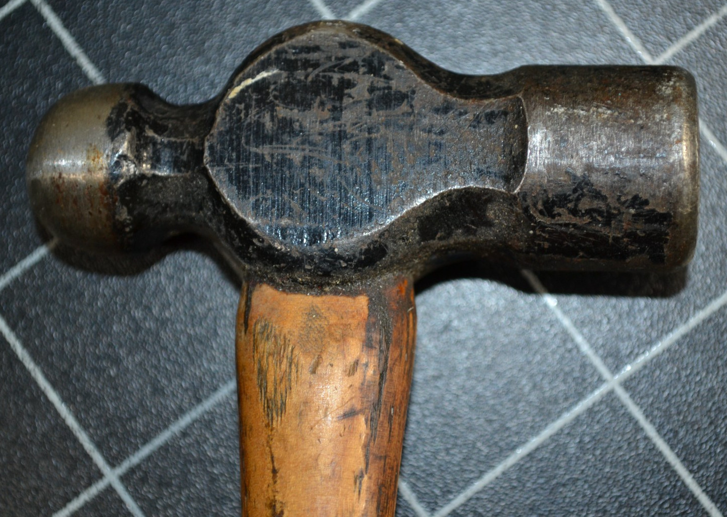 HELLER - BALL PEIN HAMMER - 8oz HEAD - ALL ORIGINAL