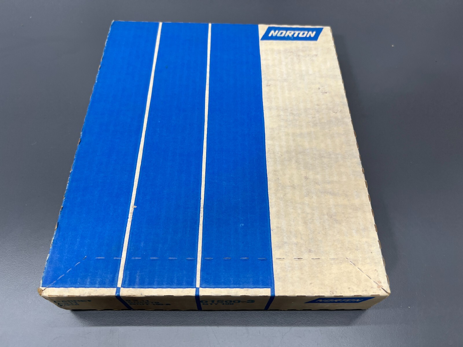 NORTON GARNET ABRASIVE A511 100 GRIT SANDPAPER - 100 SHEETS - 9"X11"