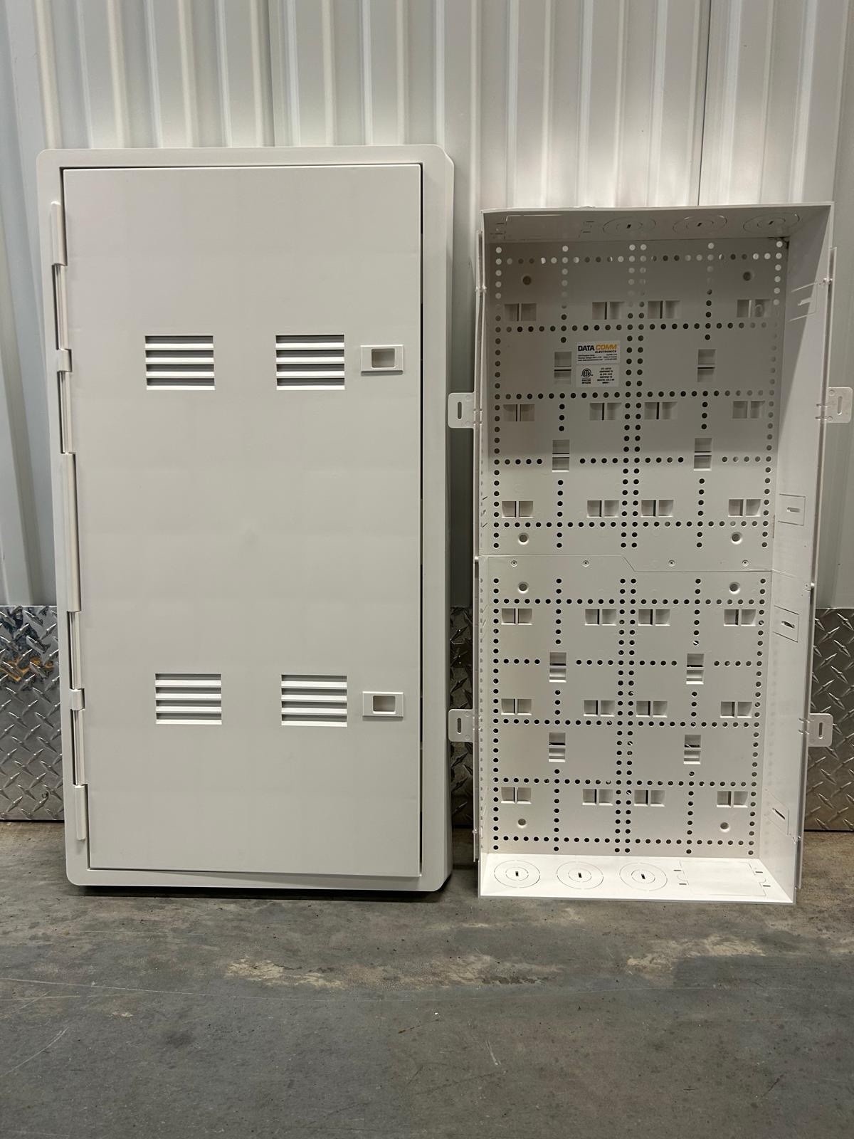 DataComm Electronics Media Panel 80-1530 Plastic Enclosure W/Door 80-1530-HEXT-5