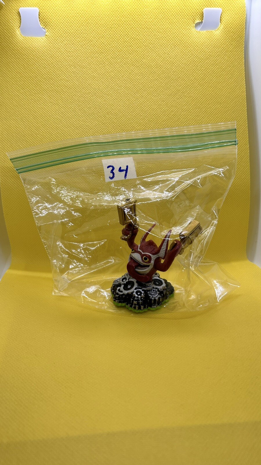 TRIGGER HAPPY Skylanders Activision Spyro's Adventure Figure Green Base 2011
