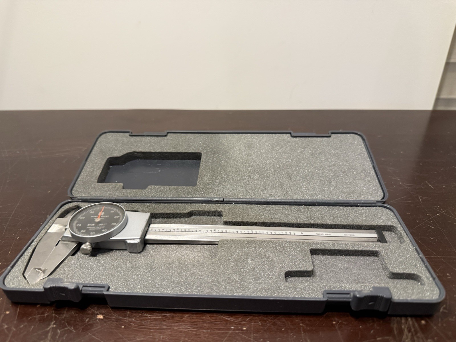 Brown & Sharpe 599-579-5 Swiss Made Dial Caliper - Black 6" – .001" – Tesa Case