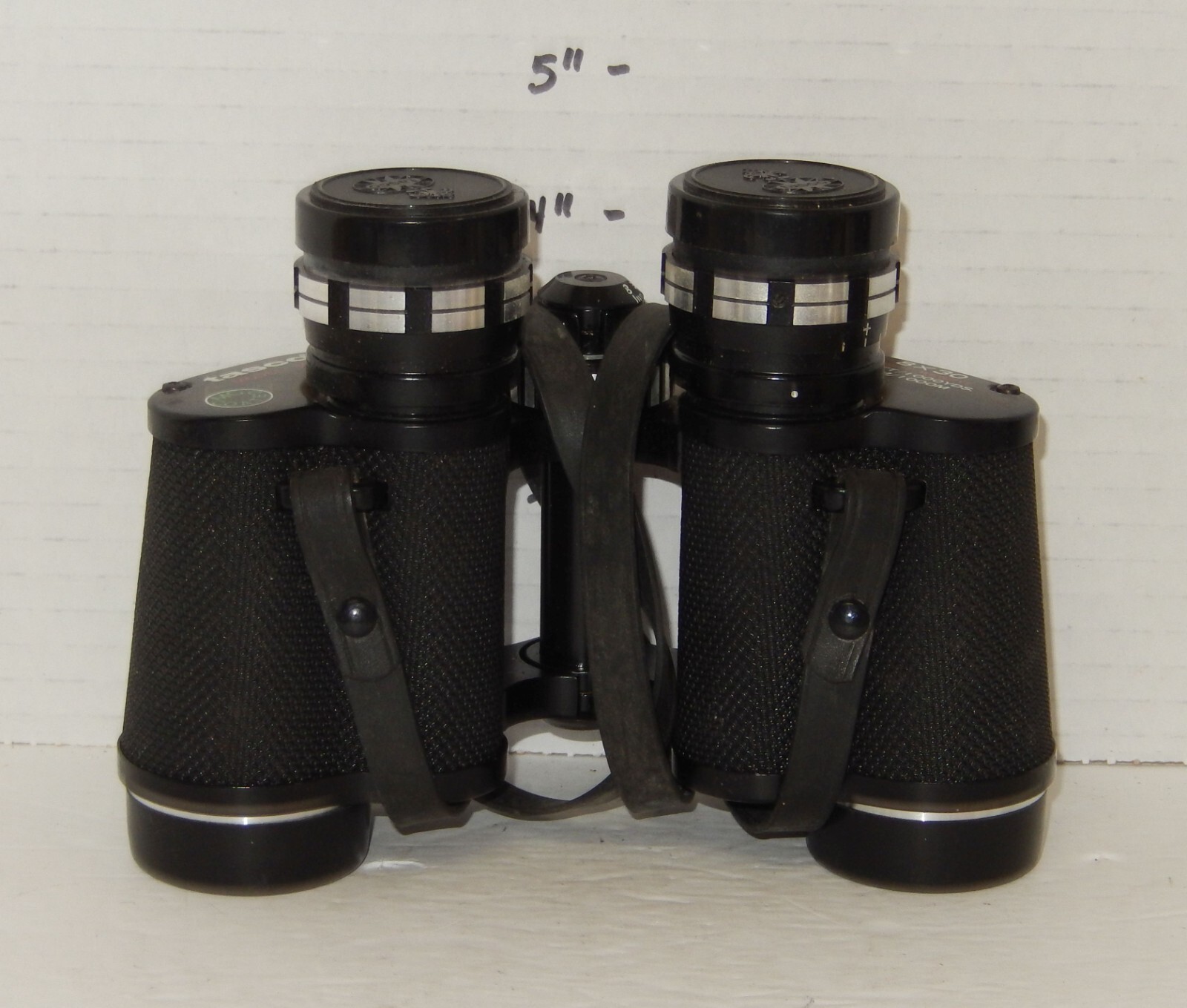 Tasco Binoculars 8X30 392FT @ 1000YDS Fully Coated Model 307 with case