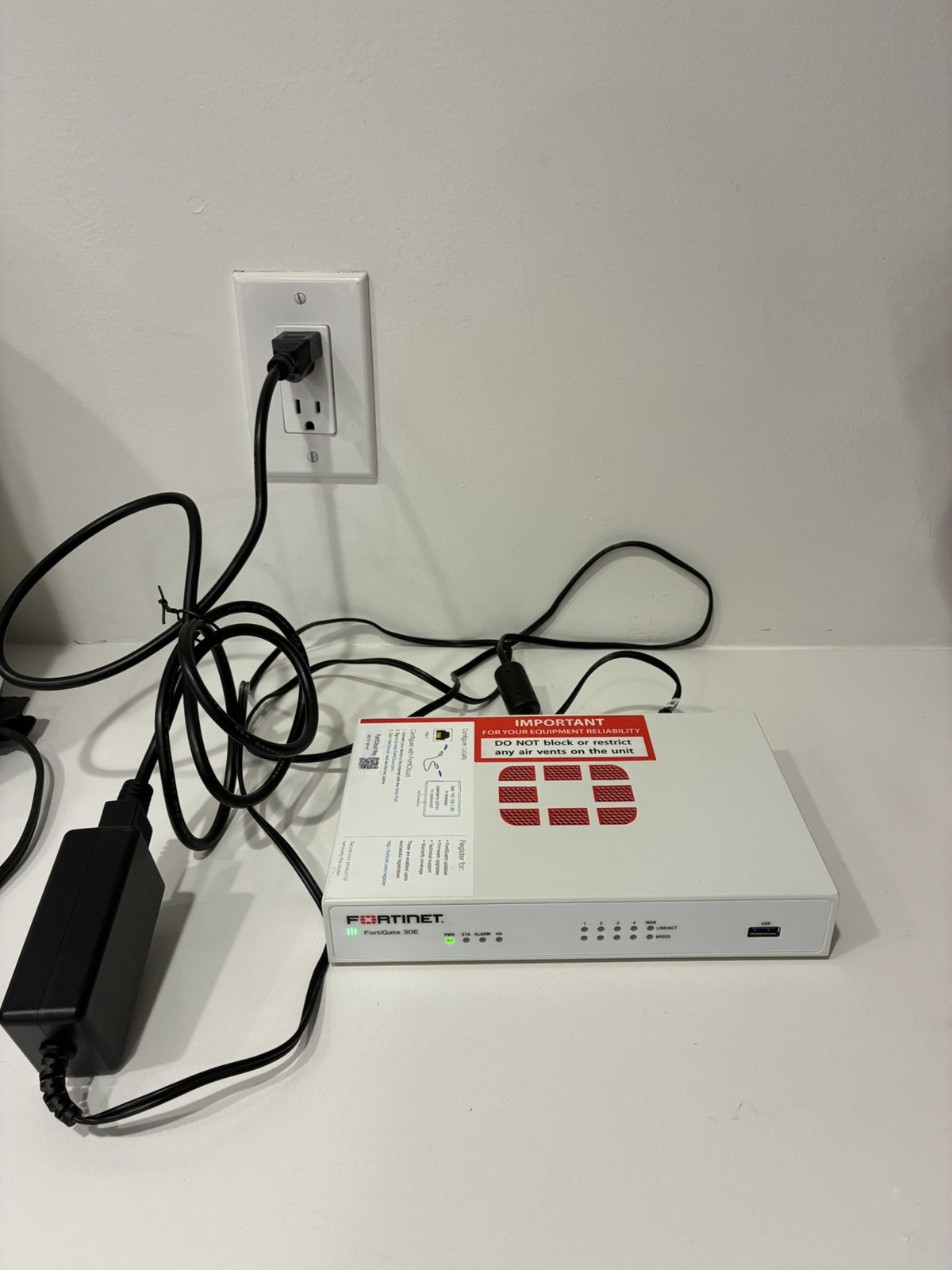 Fortinet FortiGate 30E FG-30E Network Security Firewall Appliance + power supply