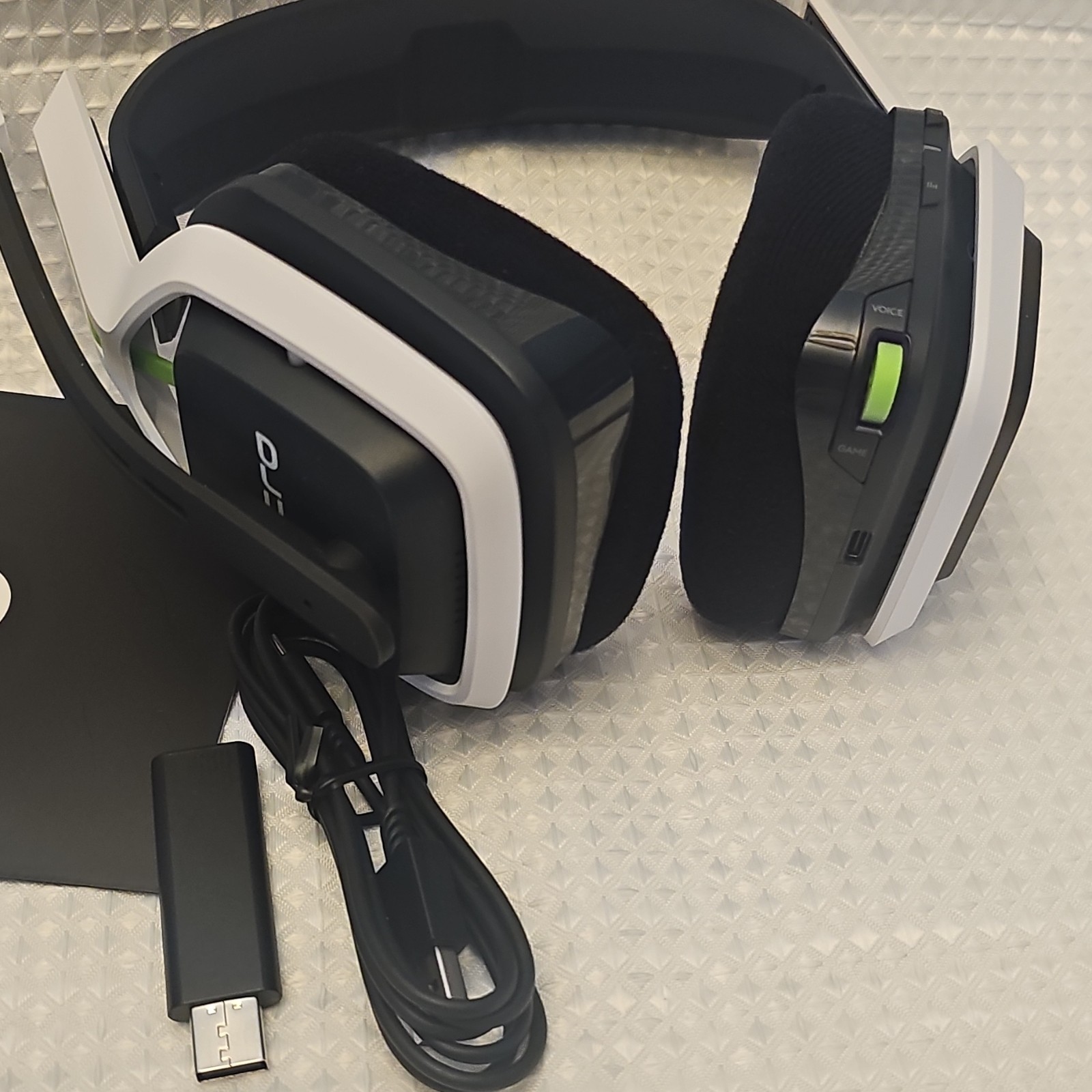 Astro A20 Wireless Gaming Headset Xbox Series X|S PC Mac USB Adapter Black