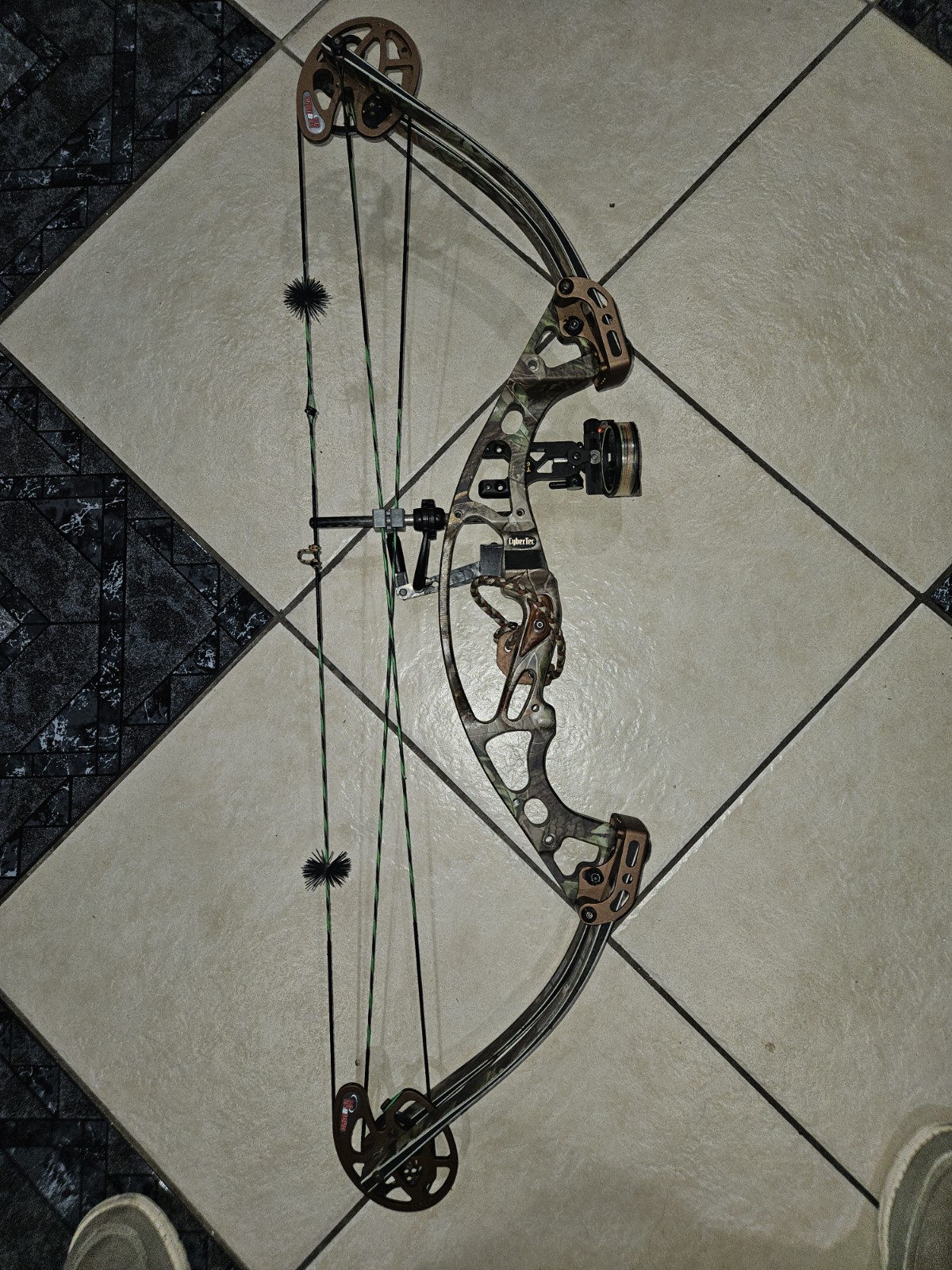 Liberty Left Hand Camo Compound Bow w/ Sight Aluminum Bowhunting