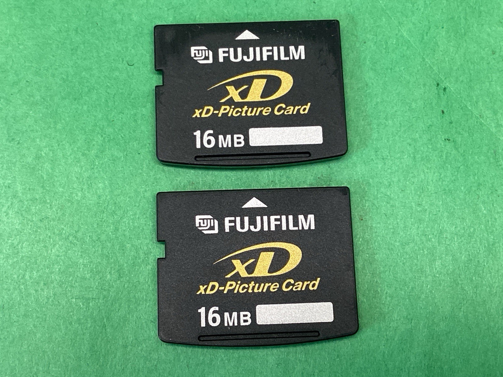 x2 FujiFilm XD 16MB Picture Card Camera Memory Card Olympus UNTESTED - LOT OF 2