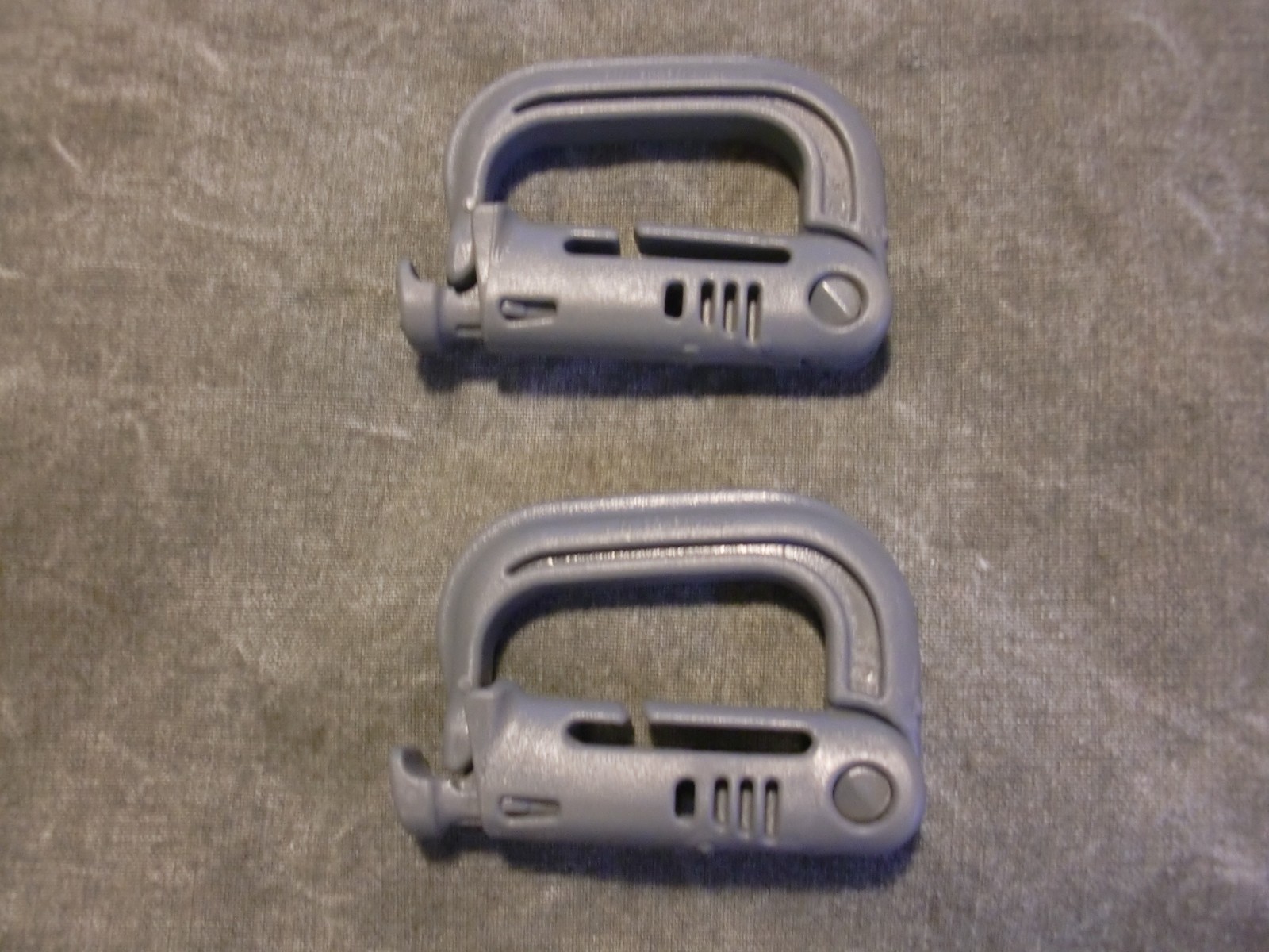Lot of two (2) 1” Foliage Green Carabiner Grimloc D-Ring