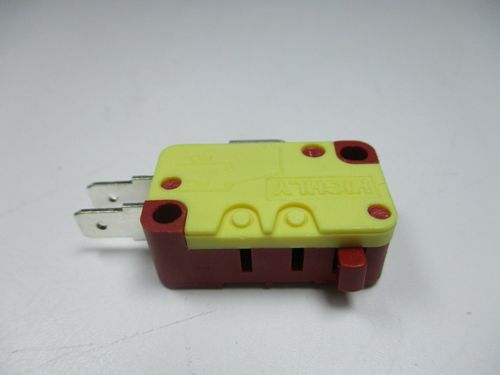 1PCS New For HIGHLY micro switch VT16001C2 15A 250VAC