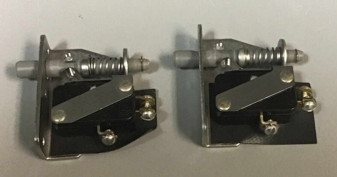 (Lot Of 2) 23AC1 HONEYWELL MICROSWITCH (b376)
