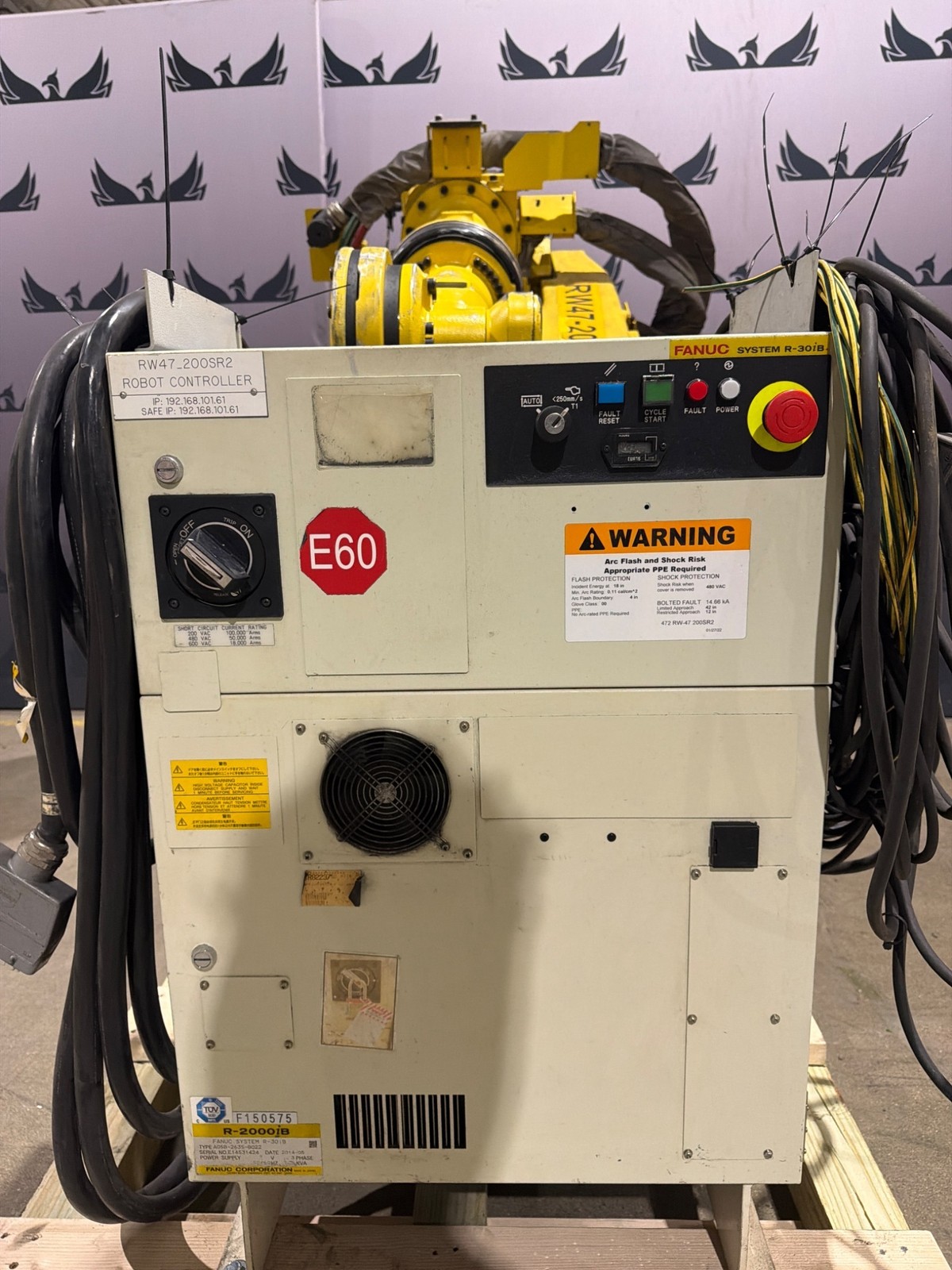 FANUC R‑2000iB/210F Complete w/ R‑30iB Controller USED