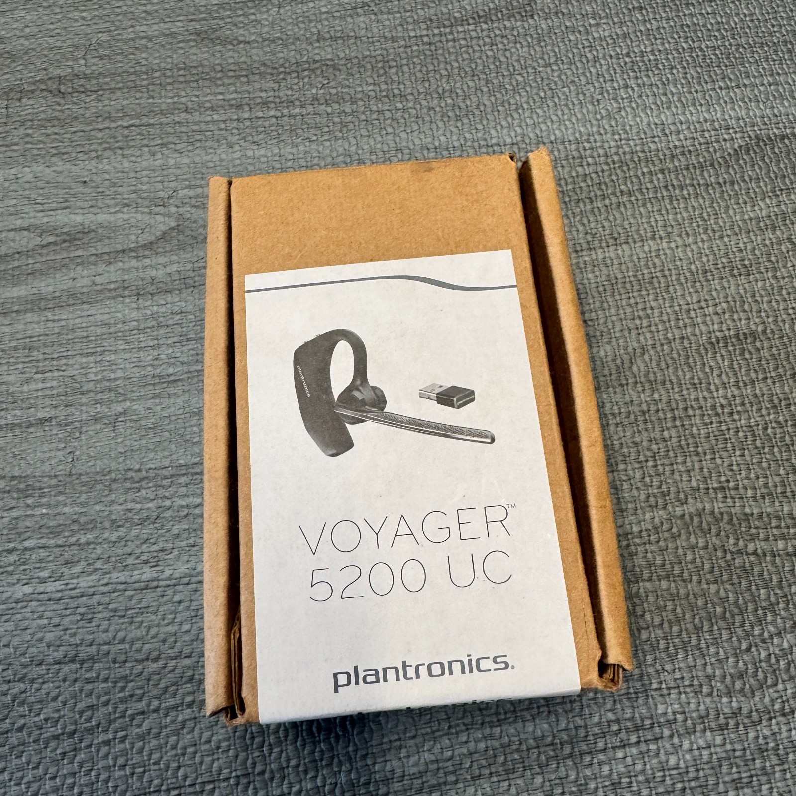 Plantronics Voyager 5200 UC Single-Ear Bluetooth Headset with Noise Cancellation