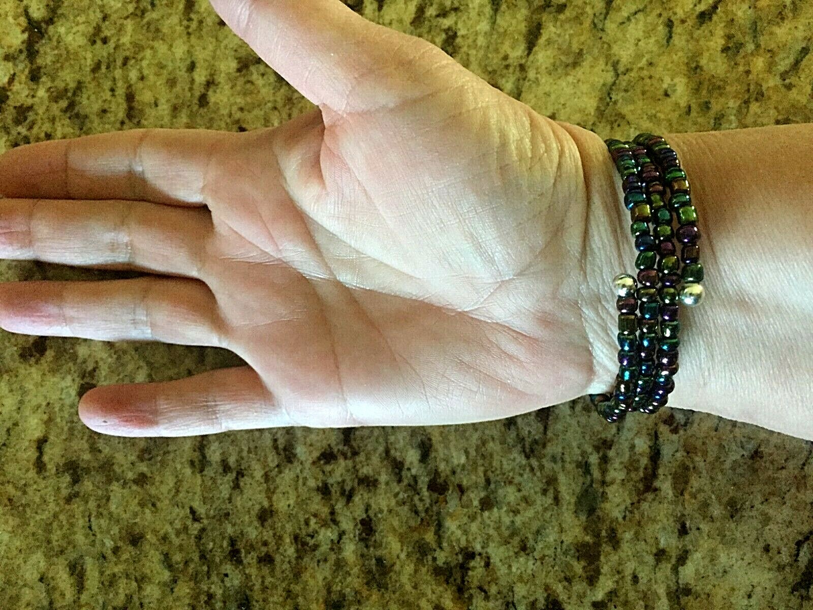USA HANDCRAFTED BEADED WIRE WRAP BRACELET