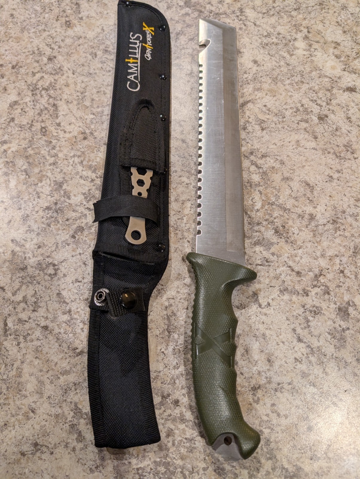 Camillus Carnivore-X  Machete 12" Cutting Blade Saw Green Handle Nylon Sheath