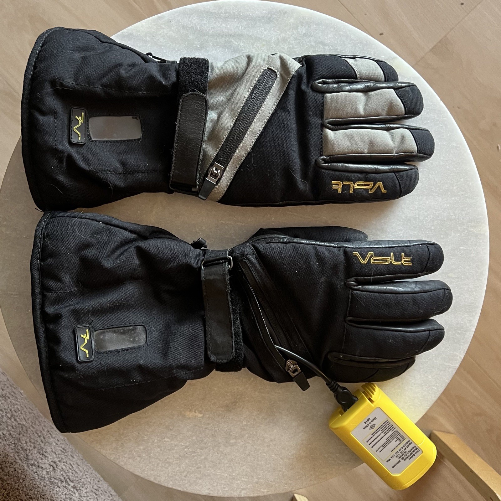 Volt Heat 7V Tatra Heated Textile Waterproof Snow Gloves AS IS