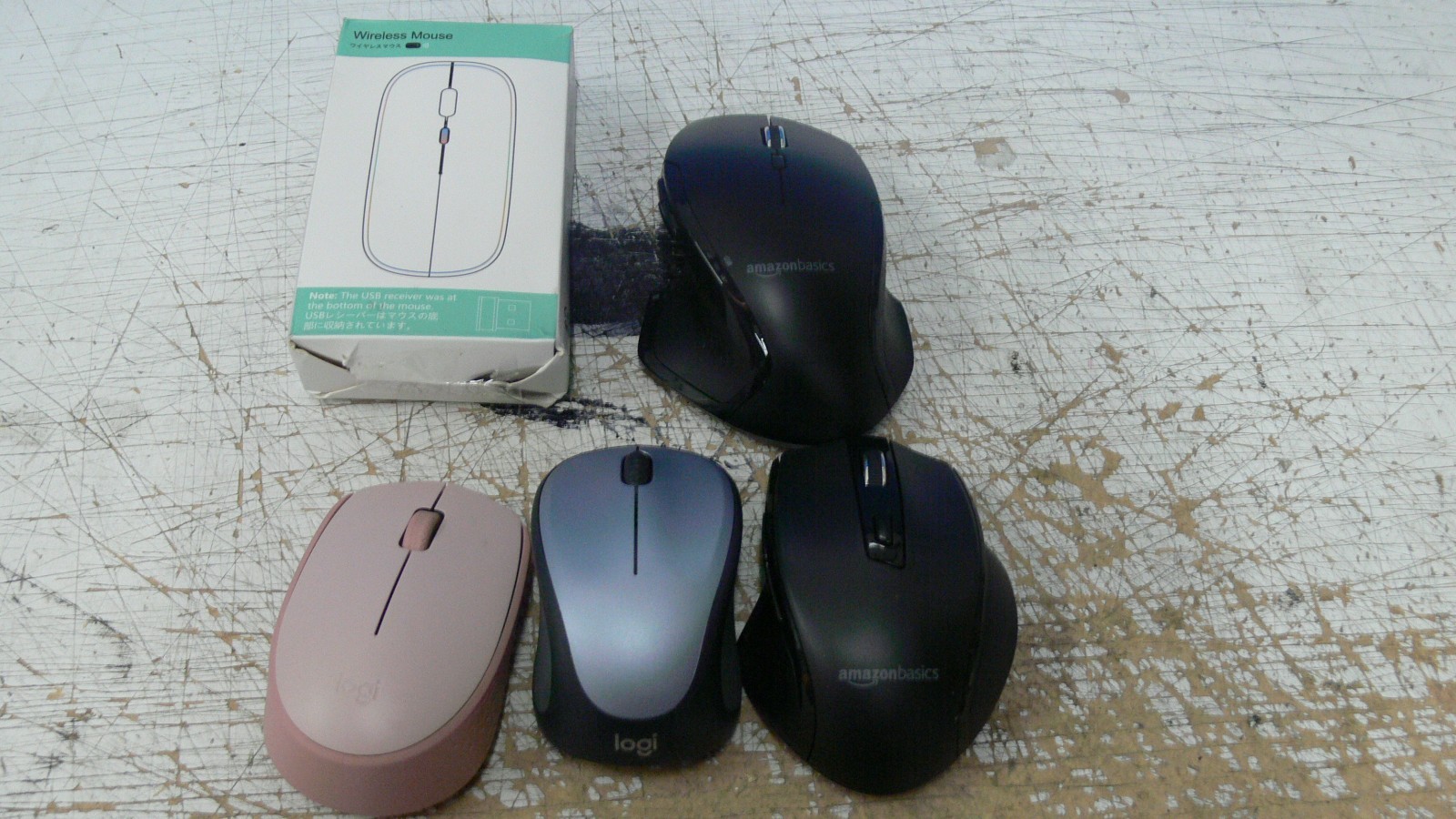Lot of 5 Computer mouse Logitech, Amazon Basics (W12:B4-abs 319)