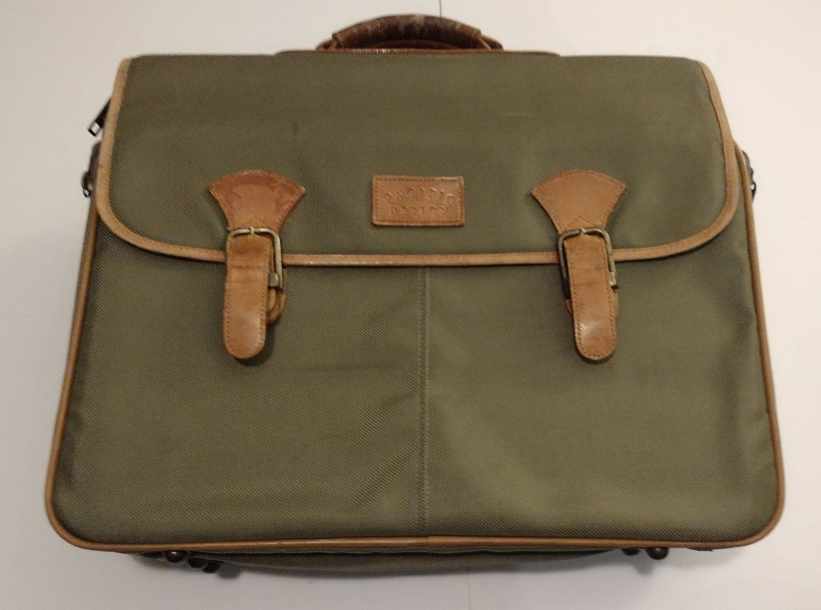 Pacific Design Rustic Look Laptop Bag (Canvas Green Look)