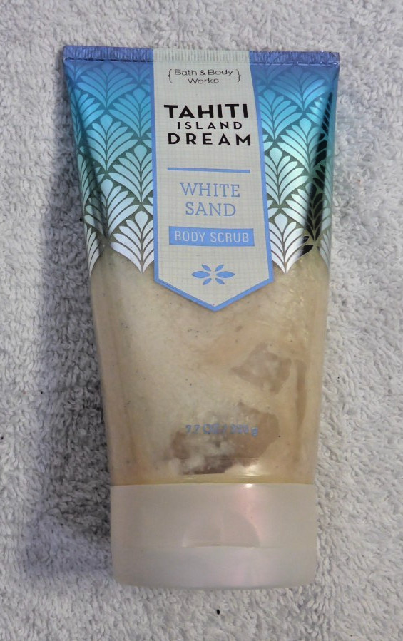 Bath And Body Works Tahiti Island Dream White Sand Body Scrub 7.7 oz/220 grams