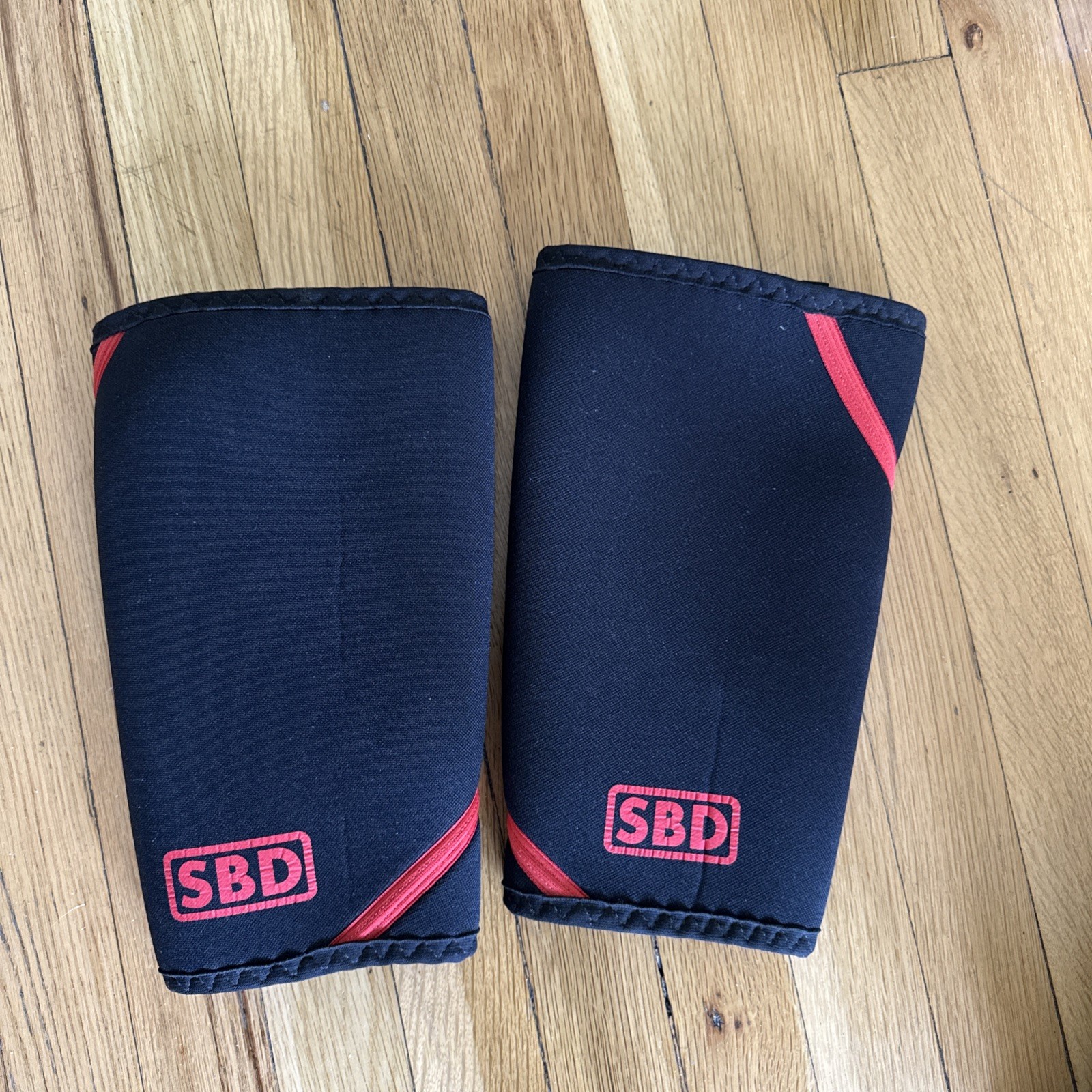 SBD 7mm Knee Sleeves Black Red Size Ｌ for Weightlifting, Squat, Deadlift