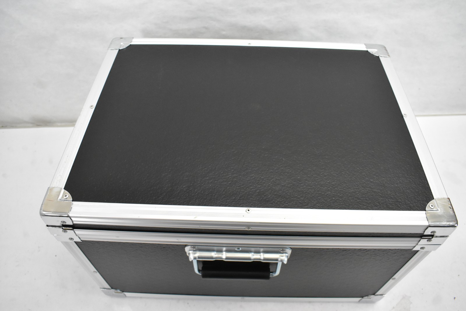 Heavy Duty Utility Case Aluminum Hard Shell w Foam Padding Interior READ