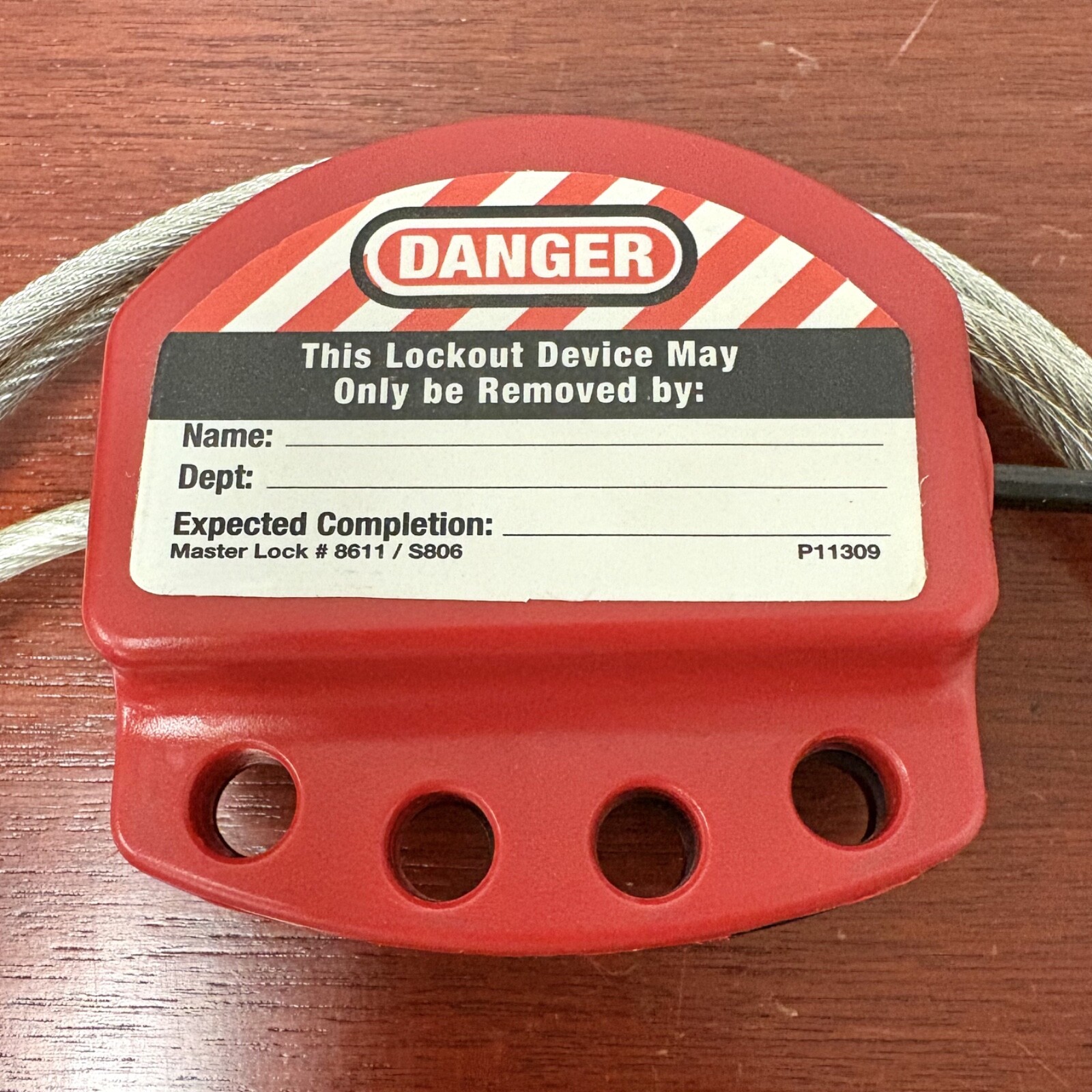 Master Lock Adjustable Cable Lockout, 4mm x 6 Ft. Cable (1.8m), Model S806