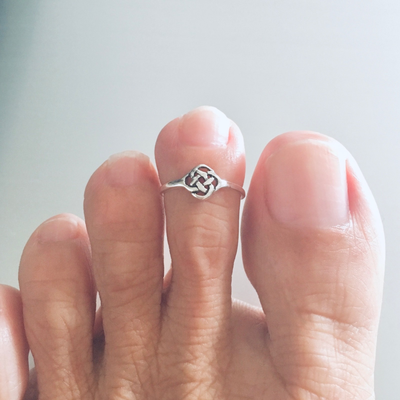 Sterling Silver Tiny Celtic Toe Ring, Minimalist Rings, Love Knots Ring