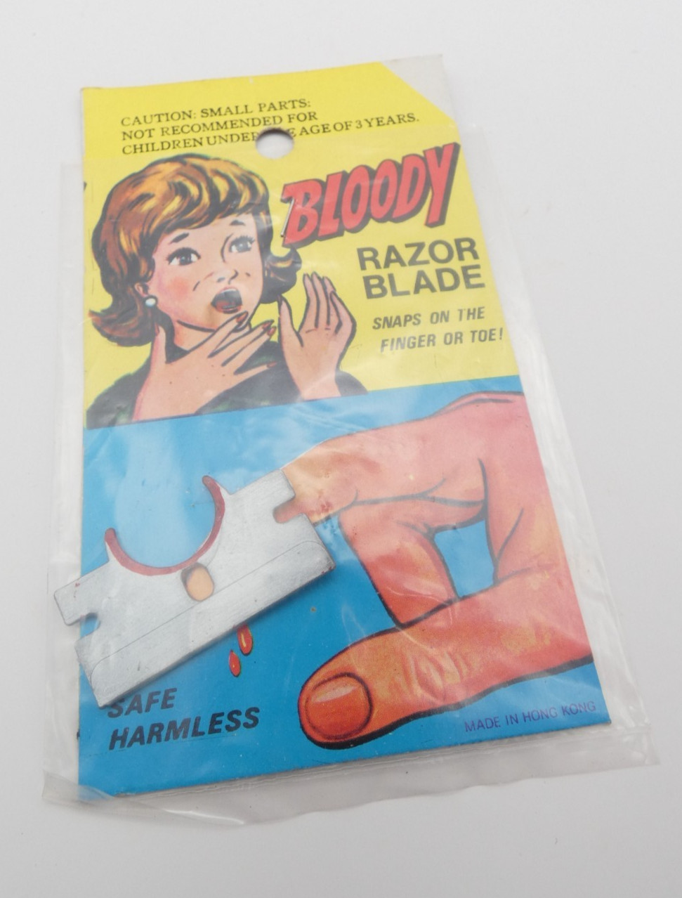 Bloody Razor Blade Trick, Joke Gag Gift Hong Kong Vintage