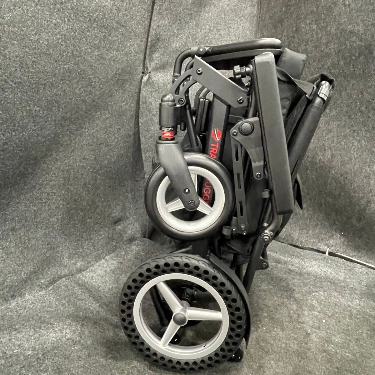 TRAVEL BUGGY DASH2 Ultra-Lite Power Wheelchair, Black*