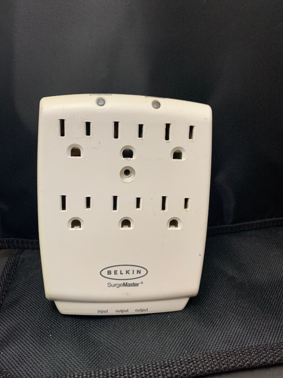 Belkin SurgeMaster Surge Protector Wall-Mount Surge Protector, F9H620-CW, AS IS