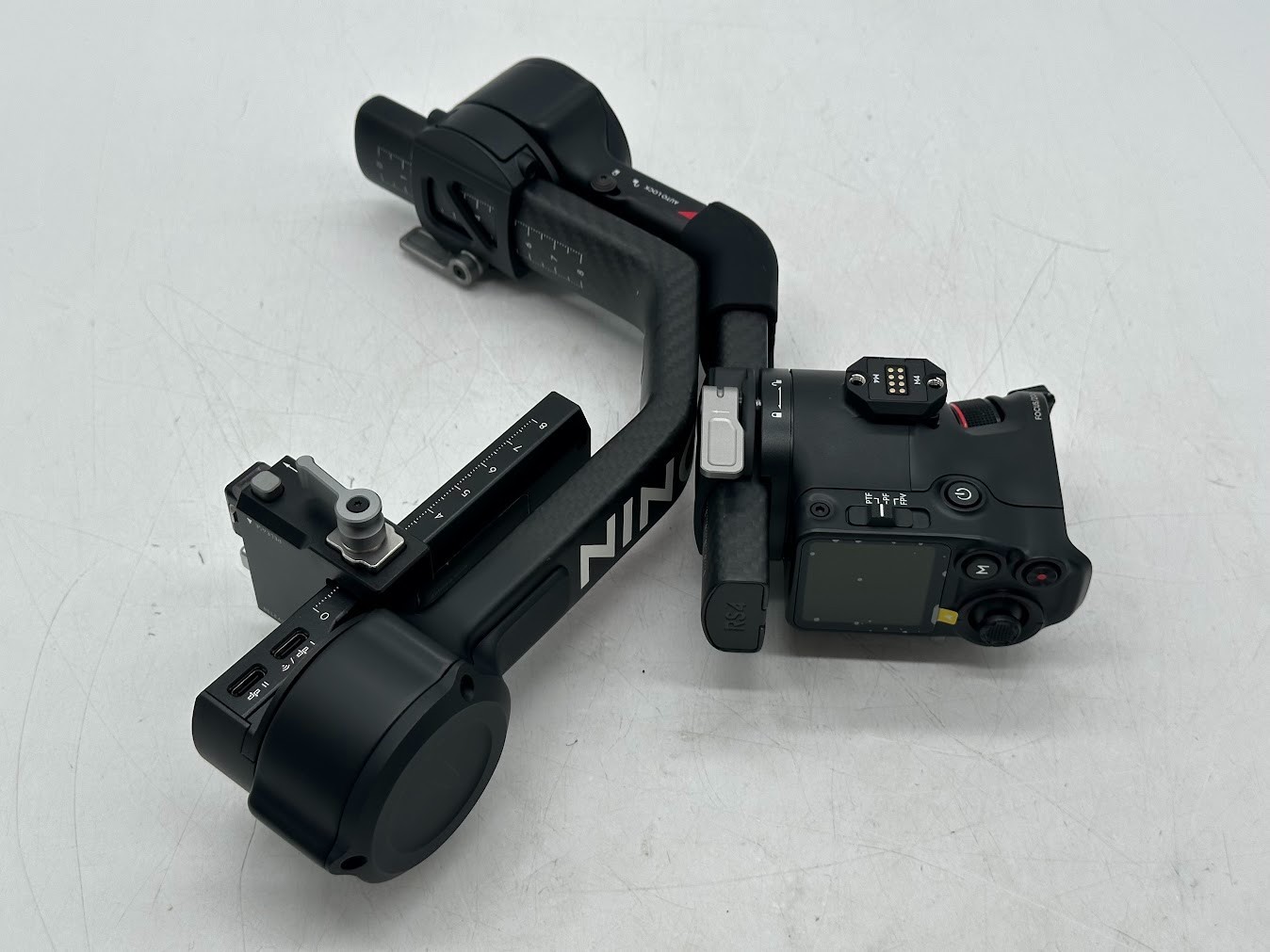 DJI RS 4 Pro Gimbal Stabilizer Combo