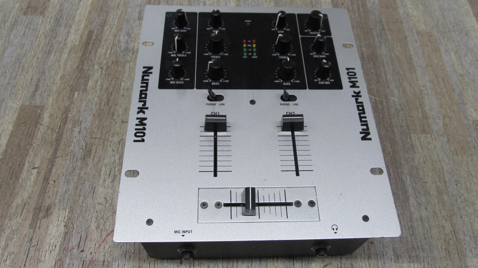Numark M101 Mixer no power adapter. free shipping