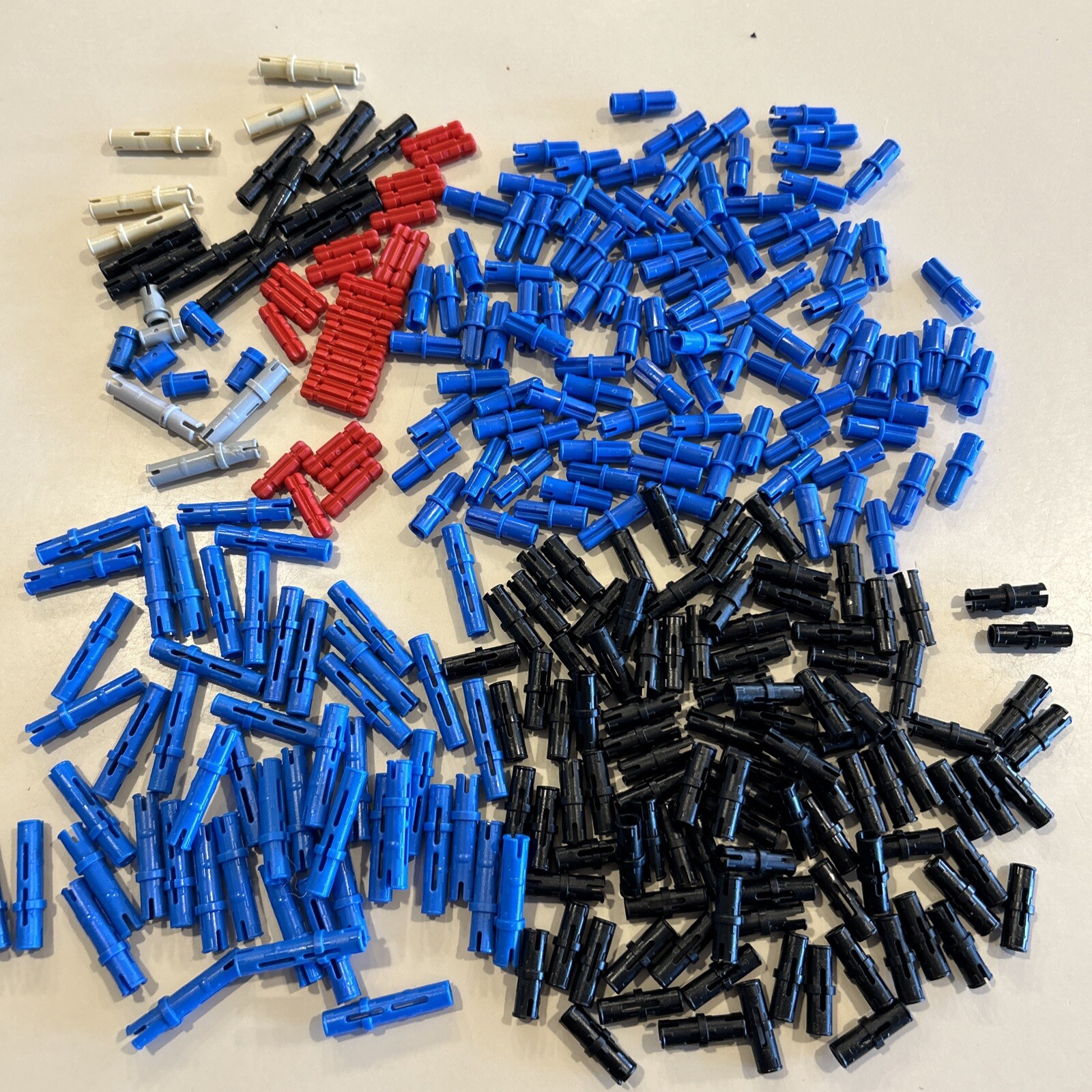 LEGO Bionicle / Technic Lot A - 350 Small Parts Connectors Axles Pins