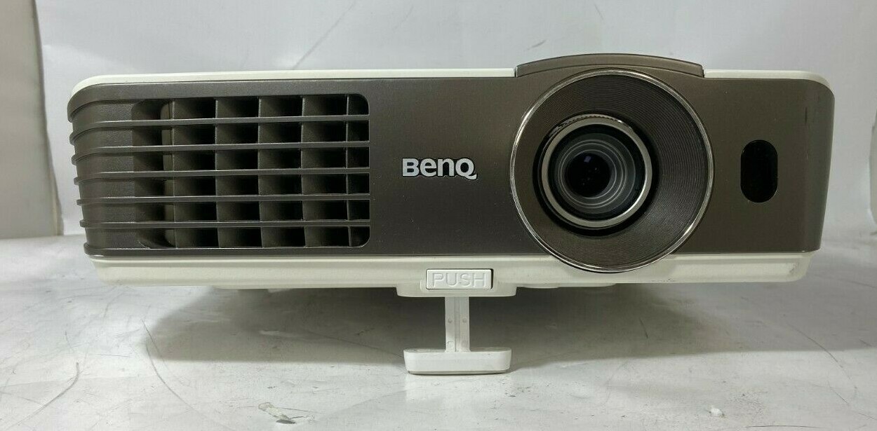 BenQ MX711 XGA 3D Ready DLP Projector Missing Remote Unit has 3563 hours on lamp