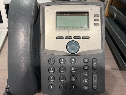Cisco SPA303, 3 Line IP Desk Phone - Grey handset, phone cord, stand, phone