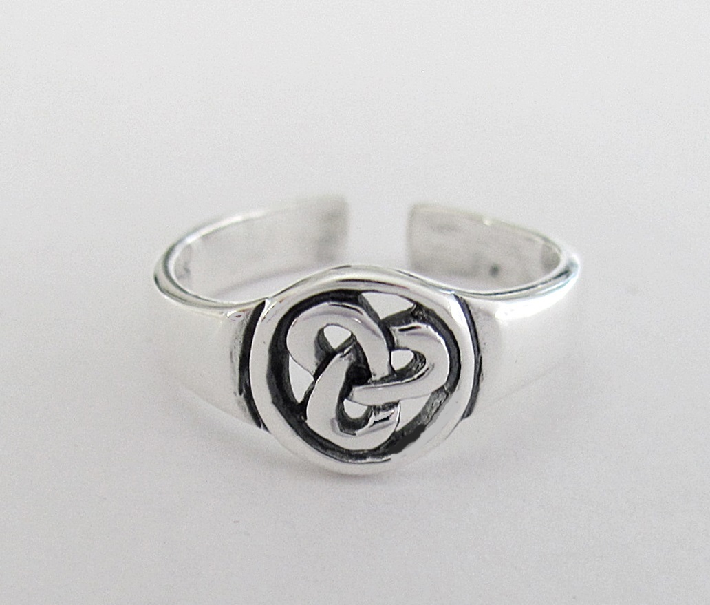 Sterling Silver Celtic filigree Trinity adjustable toe ring