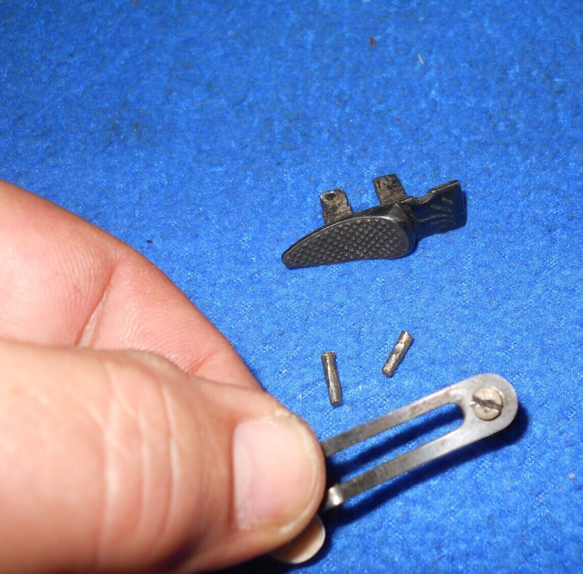 DAVIDSON FIREARMS DB Model 63B SxS 12GA SAFETY BUTTON w/ SPRING & SCREW #A8778