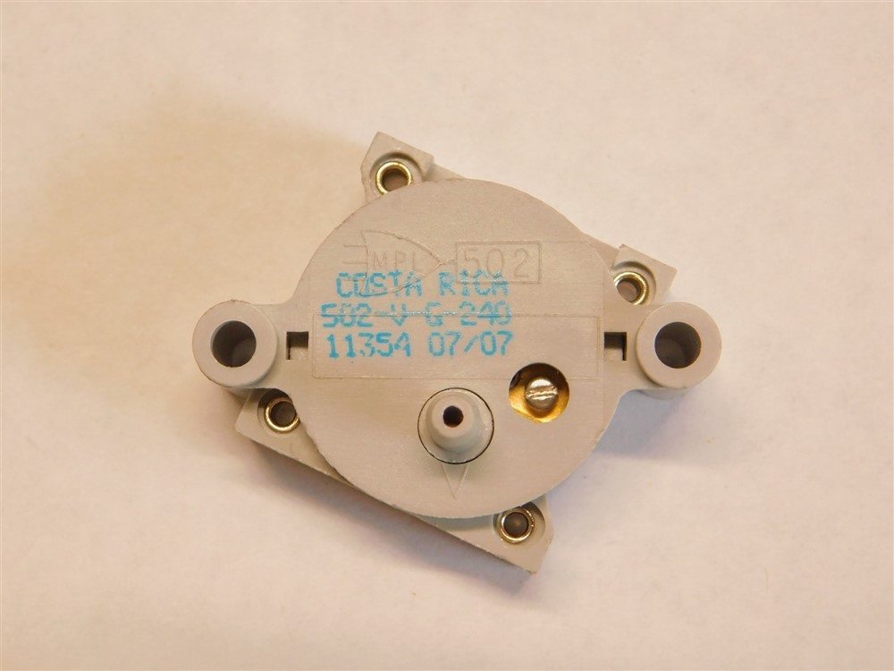 MPL Micro Pneumatic Logic 502-V-G-240 N.O. Vacuum Sensor Moderately Adjustable