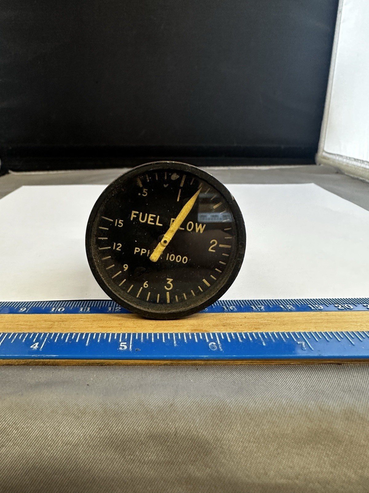 General Electric GE P/N 8DJ64GAN1 Fuel Flow Indicator 4-Pins 115V -- For Parts