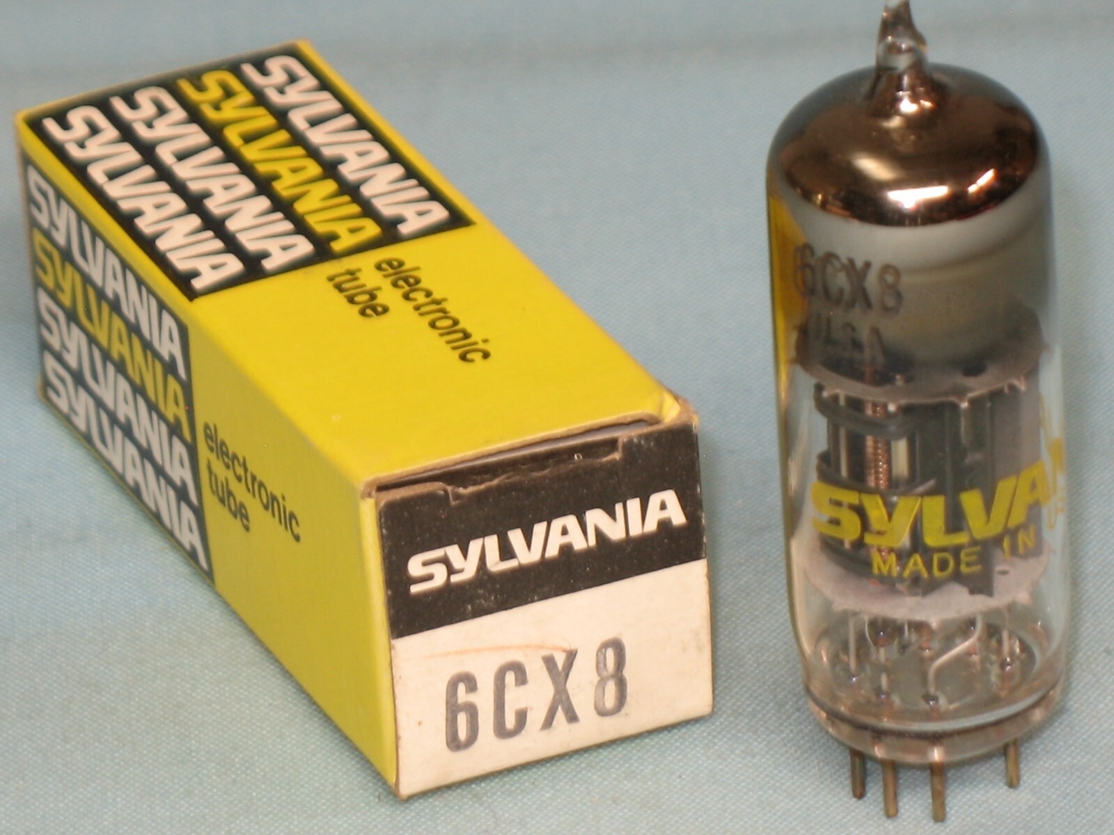 VACUUM TUBE ~ 6CX8 ~ SYLVANIA ~ 6CX8 ~ NOS