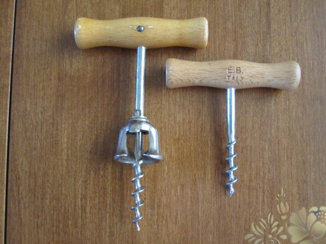 2 ITALIAN CORKSCREWS WOOD HANDLES - 1 BELL